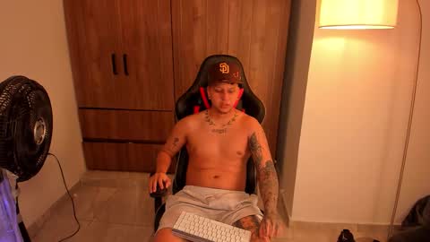 Snapshot of jake_pons chatting on March 3, 9:37 am Jake Pons online show from March 3, 9:37 am