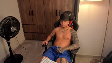 Snapshot of jake_pons chatting on June 8, 10:04 am Jake Pons online show from June 8, 10:04 am
