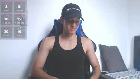 Snapshot of jake_shadow14 chatting on December 18, 6:36 pm Hi guys im new 3 online show from December 18, 6:36 pm