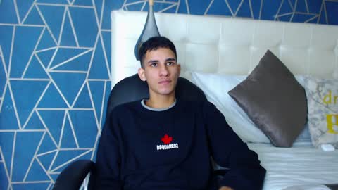 Snapshot of jakemoxleey chatting on December 22, 12:27 pm jakemoxleey online show from December 22, 12:27 pm