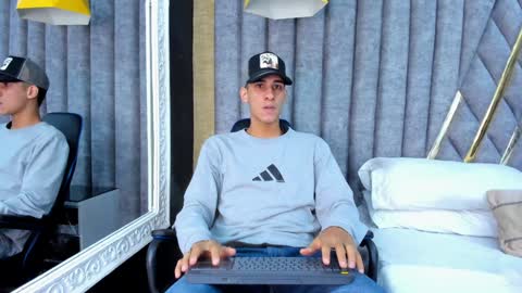 Snapshot of jakemoxleey chatting on January 3, 12:19 pm jakemoxleey online show from January 3, 12:19 pm