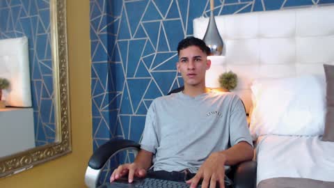 Snapshot of jakemoxleey chatting on January 6, 12:46 pm jakemoxleey online show from January 6, 12:46 pm