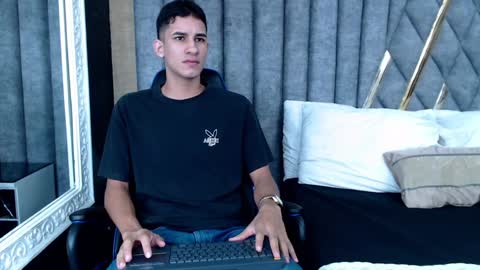 Snapshot of jakemoxleey chatting on January 10, 12:36 pm jakemoxleey online show from January 10, 12:36 pm