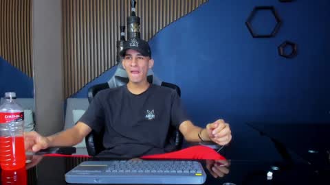 Snapshot of jakemoxleey chatting on January 20, 7:04 pm jakemoxleey online show from January 20, 7:04 pm