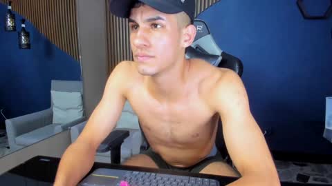 Snapshot of jakemoxleey chatting on January 20, 10:15 pm jakemoxleey online show from January 20, 10:15 pm