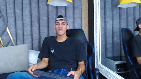 Snapshot of jakemoxleey chatting on February 8, 8:21 pm jakemoxleey online show from February 8, 8:21 pm