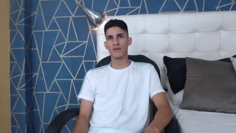 Snapshot of jakemoxleey chatting on February 12, 12:33 pm jakemoxleey online show from February 12, 12:33 pm