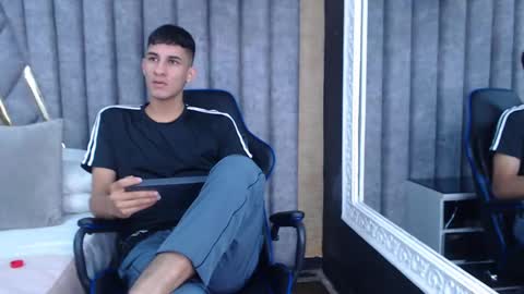 Snapshot of jakemoxleey chatting on February 13, 2:52 pm jakemoxleey online show from February 13, 2:52 pm