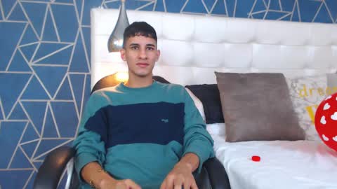Snapshot of jakemoxleey chatting on February 16, 12:32 pm jakemoxleey online show from February 16, 12:32 pm