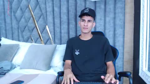 Snapshot of jakemoxleey chatting on February 20, 12:47 pm jakemoxleey online show from February 20, 12:47 pm
