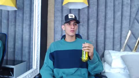 Snapshot of jakemoxleey chatting on February 24, 12:05 pm jakemoxleey online show from February 24, 12:05 pm