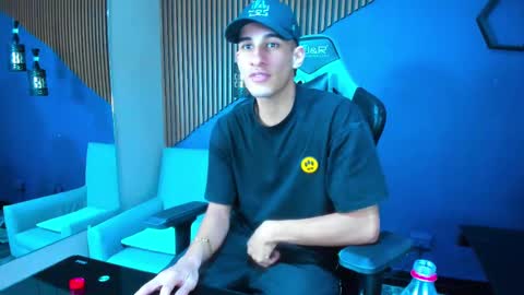 Snapshot of jakemoxleey chatting on March 1, 7:48 pm jakemoxleey online show from March 1, 7:48 pm