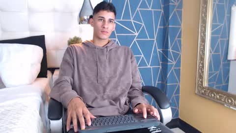 Snapshot of jakemoxleey chatting on March 4, 12:55 pm jakemoxleey online show from March 4, 12:55 pm