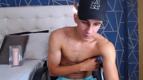 Snapshot of jakemoxleey chatting on March 7, 3:39 pm jakemoxleey online show from March 7, 3:39 pm
