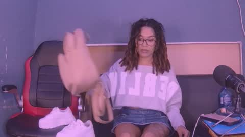 Snapshot of jamaicanbabex chatting on December 9, 12:30 pm jamaicanbabex online show from December 9, 12:30 pm