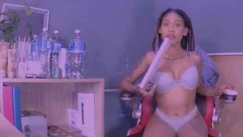 Snapshot of jamaicanbabex chatting on February 13, 10:33 pm jamaicanbabex online show from February 13, 10:33 pm