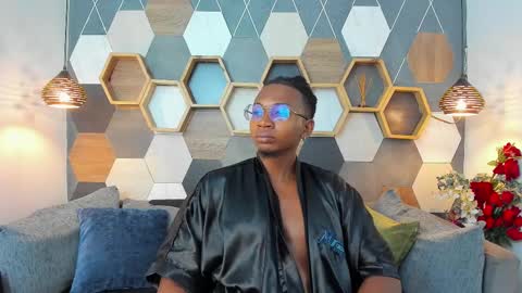   online show from February 15, 8:33 am