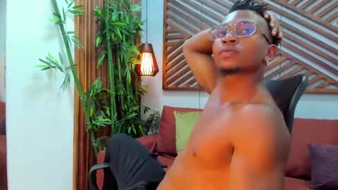   online show from March 1, 11:26 pm