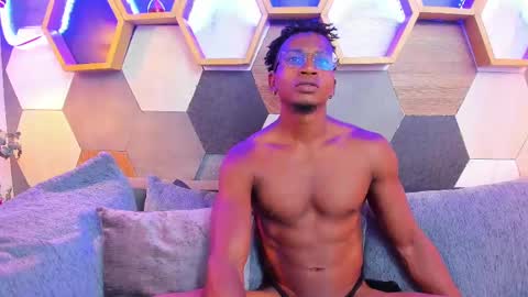   online show from March 3, 11:03 pm