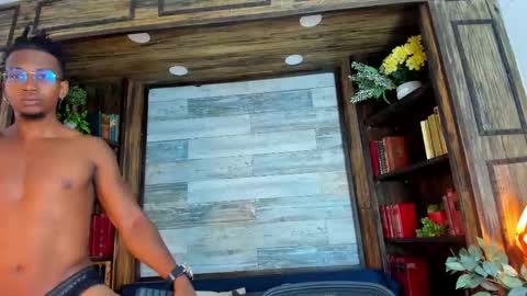   online show from March 12, 7:28 pm