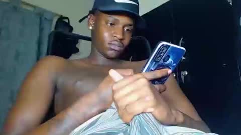 Snapshot of jamalwest92 chatting on April 10, 5:45 am jamalwest92 online show from April 10, 5:45 am