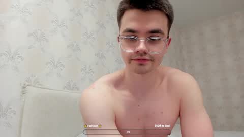 Snapshot of jame_flow chatting on February 22, 11:24 pm Hey there Im Jame online show from February 22, 11:24 pm