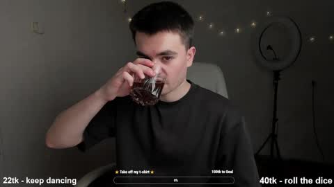 Snapshot of jame_flow chatting on February 24, 10:14 pm Hey there Im Jame online show from February 24, 10:14 pm