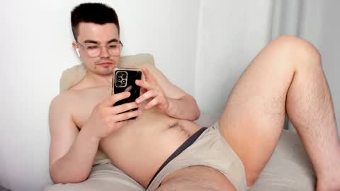 Hey there Im Jame online show from April 6, 6:53 pm