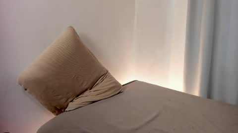 Hey there Im Jame online show from April 23, 4:57 am