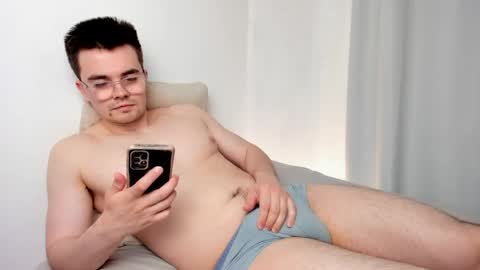 Snapshot of jame_flow chatting on April 24, 7:00 am Hey there Im Jame online show from April 24, 7:00 am
