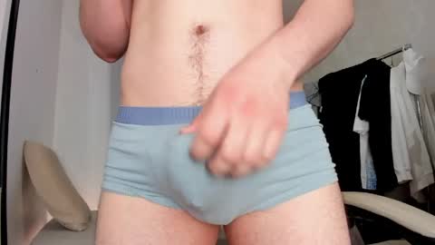 Snapshot of jame_flow chatting on May 3, 8:42 am Hey there Im Jame online show from May 3, 8:42 am