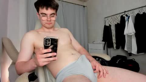 Snapshot of jame_flow chatting on June 6, 8:57 pm Hey there Im Jame online show from June 6, 8:57 pm