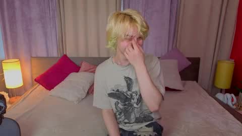 JameMiller online show from April 11, 7:45 am