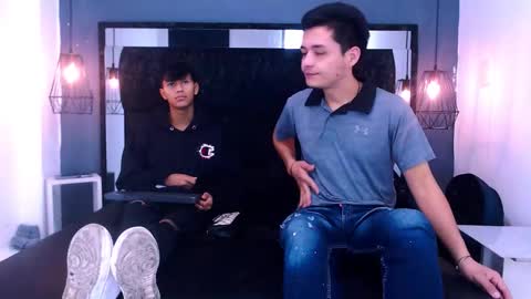 James y Kenet online show from February 6, 11:35 am