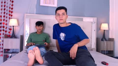 James y Kenet online show from February 18, 7:32 pm