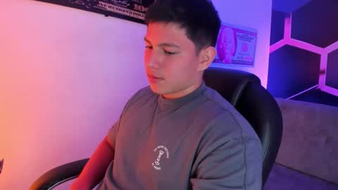 james_cr online show from September 27, 3:33 am