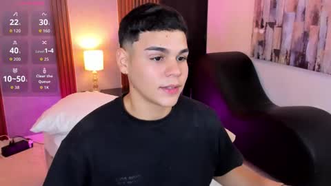 Snapshot of james_jonnes chatting on October 3, 7:22 pm James online show from October 3, 7:22 pm