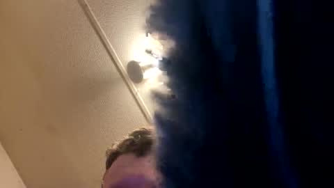 jamesdee91280641 online show from March 2, 5:19 am