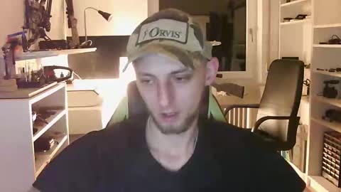 Snapshot of jamesengland23 chatting on January 8, 10:06 pm James England online show from January 8, 10:06 pm