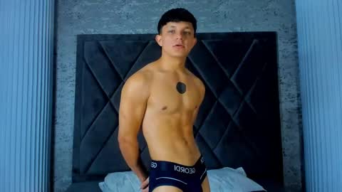 Snapshot of jamesgolden_ chatting on March 3, 12:27 pm jamesgolden_ online show from March 3, 12:27 pm