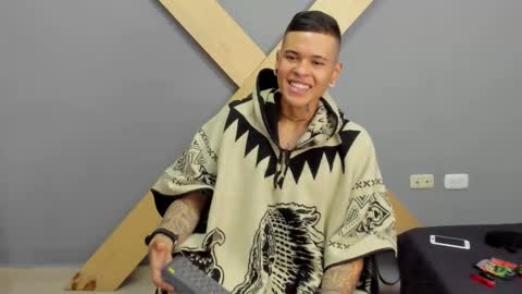 Snapshot of jamesinked_ chatting on December 19, 2:35 pm Jamesinked  online show from December 19, 2:35 pm