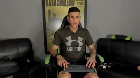 Snapshot of jamesinked_ chatting on December 21, 5:03 am Jamesinked  online show from December 21, 5:03 am