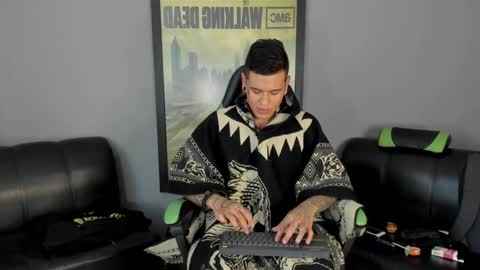 Snapshot of jamesinked_ chatting on December 30, 7:21 pm Jamesinked  online show from December 30, 7:21 pm