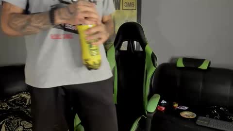 Snapshot of jamesinked_ chatting on January 4, 2:14 am Jamesinked  online show from January 4, 2:14 am