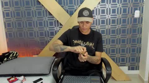 Snapshot of jamesinked_ chatting on January 9, 4:17 pm Jamesinked  online show from January 9, 4:17 pm