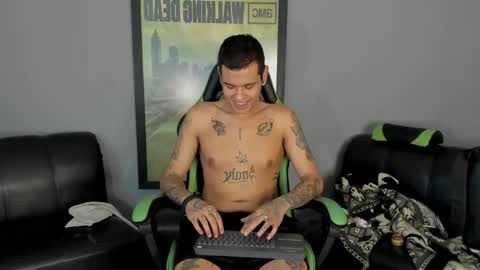 Snapshot of jamesinked_ chatting on January 23, 7:29 pm Jamesinked  online show from January 23, 7:29 pm