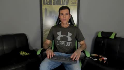 Snapshot of jamesinked_ chatting on February 10, 10:40 pm Jamesinked  online show from February 10, 10:40 pm