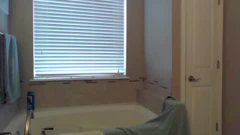 Snapshot of jamesmckendree chatting on December 28, 6:18 pm jamesmckendree online show from December 28, 6:18 pm