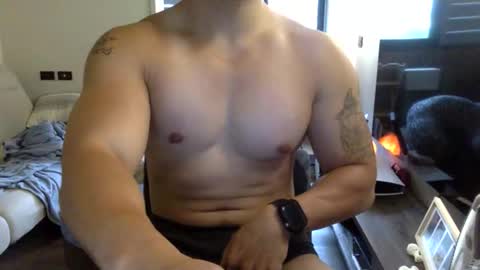 jamesmo820913 online show from October 31, 6:47 am