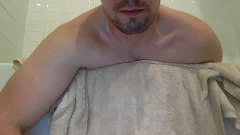 Snapshot of jamesnewtron chatting on February 13, 3:18 am jamesnewtron online show from February 13, 3:18 am